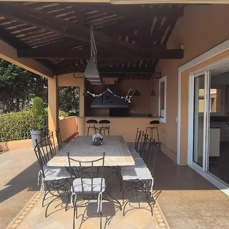 Pausilia Villa