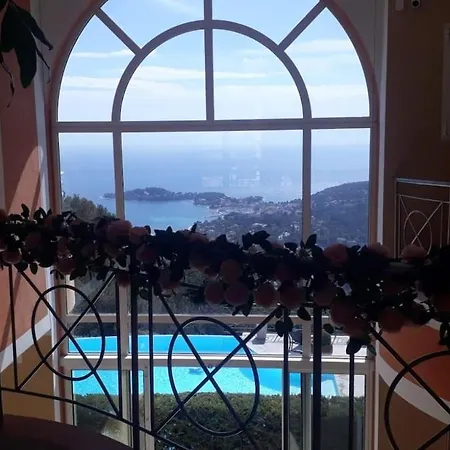 Pausilia Villefranche-sur-Mer
