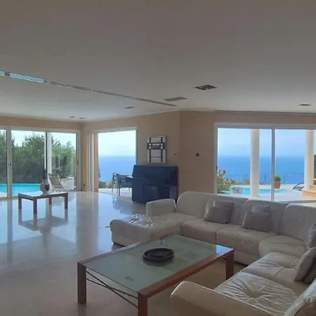 Pausilia Villa *