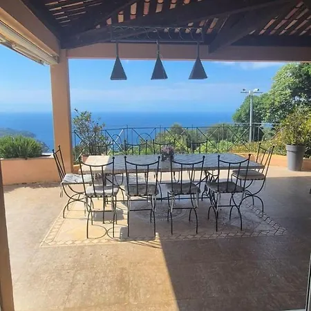 Villa Pausilia *