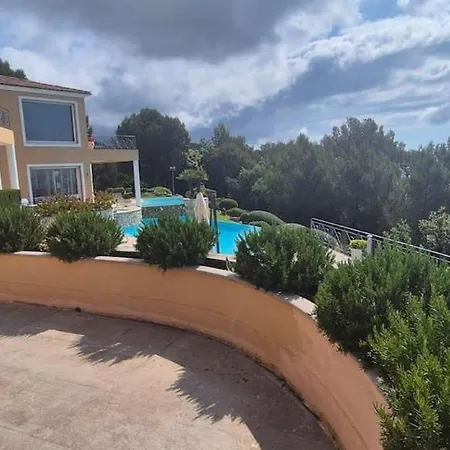 Pausilia Villa